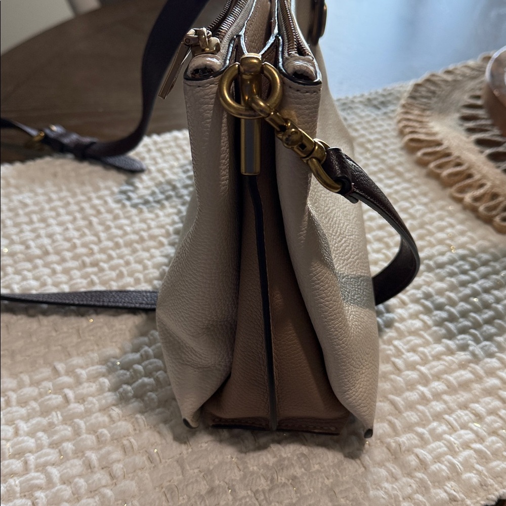 AUTHENTIC COACH CROSSBODY PURSE - Picture 4 of 7